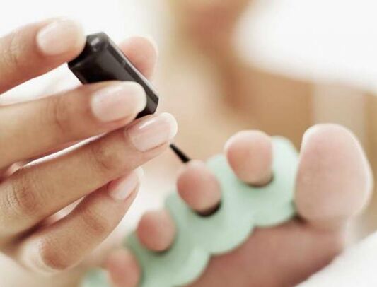 лечение на ноктите с лак за гъбична инфекция